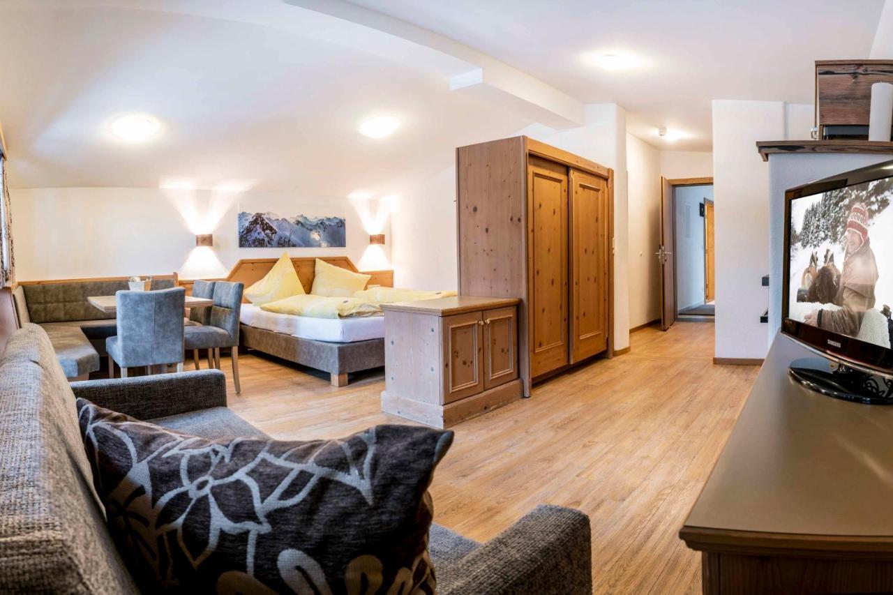 Almhof-Reithof Pitztal Hotell Sankt Leonhard im Pitztal Exteriör bild