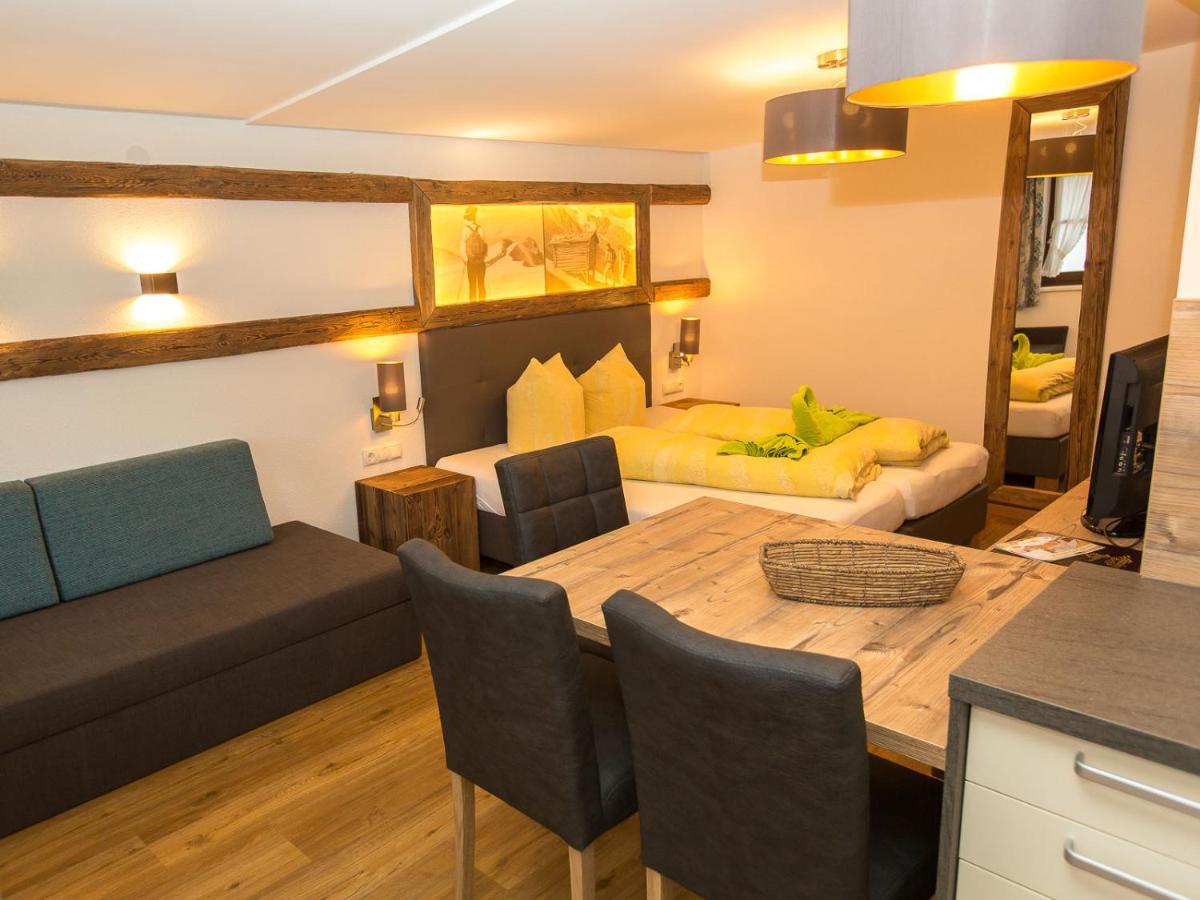Almhof-Reithof Pitztal Hotell Sankt Leonhard im Pitztal Exteriör bild